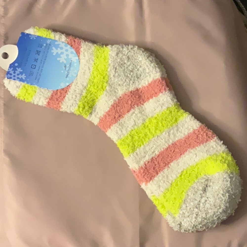 Fluffy socks - Picture 2 of 3